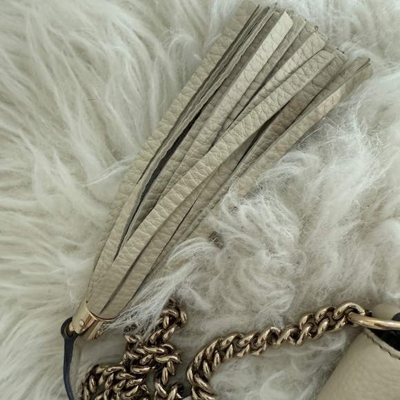 GUCCI SMALL SOHO FLAP BAG, WHITE - Picture 3 of 16